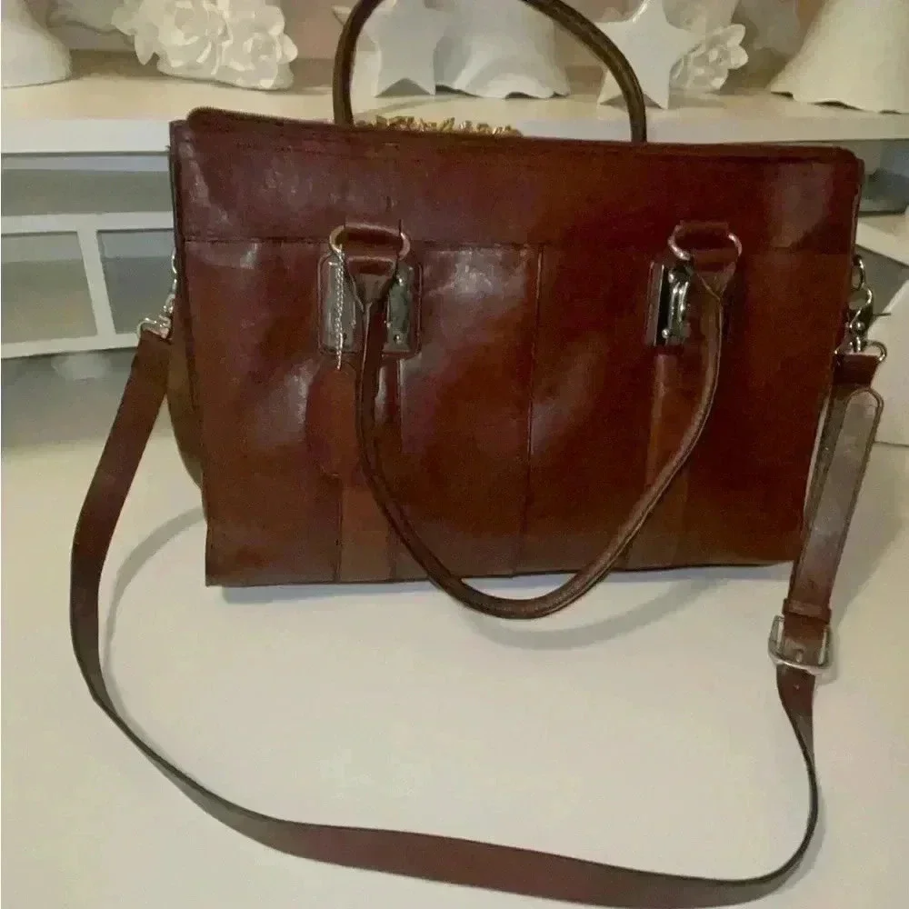 Wilson leather original back, rown color great conditions with adjstbel strap